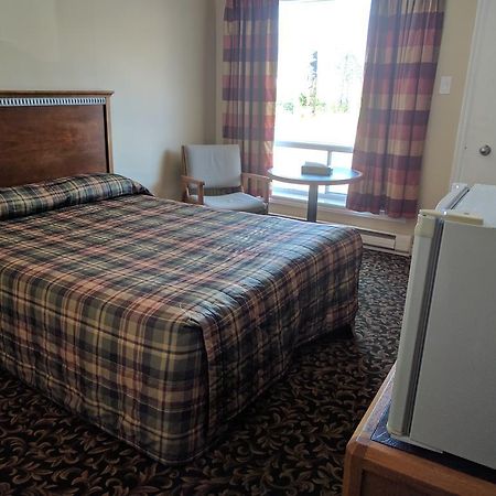 نورث بي Franklin Motel, Tent & Trailer Park المظهر الخارجي الصورة