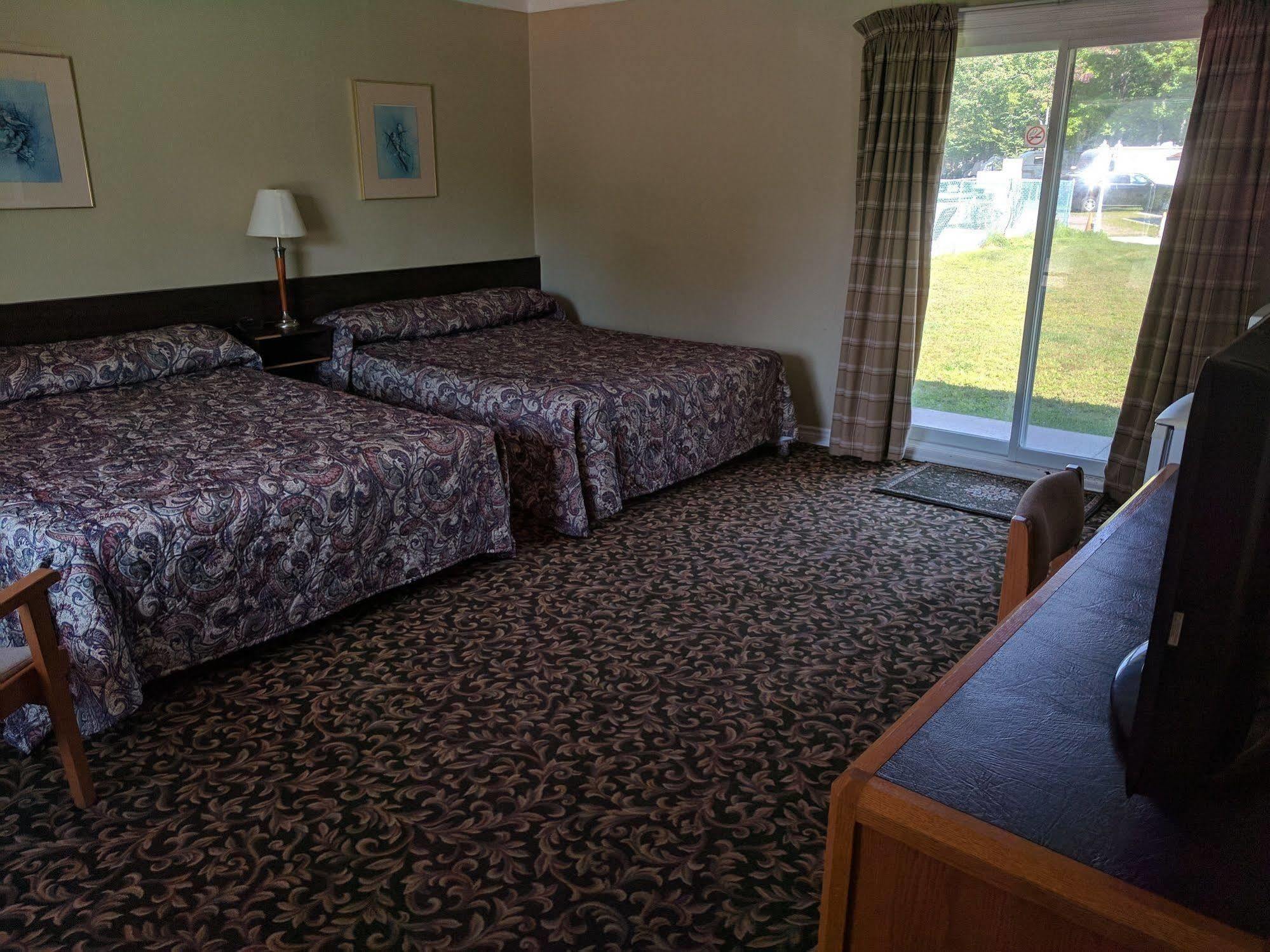 نورث بي Franklin Motel, Tent & Trailer Park المظهر الخارجي الصورة