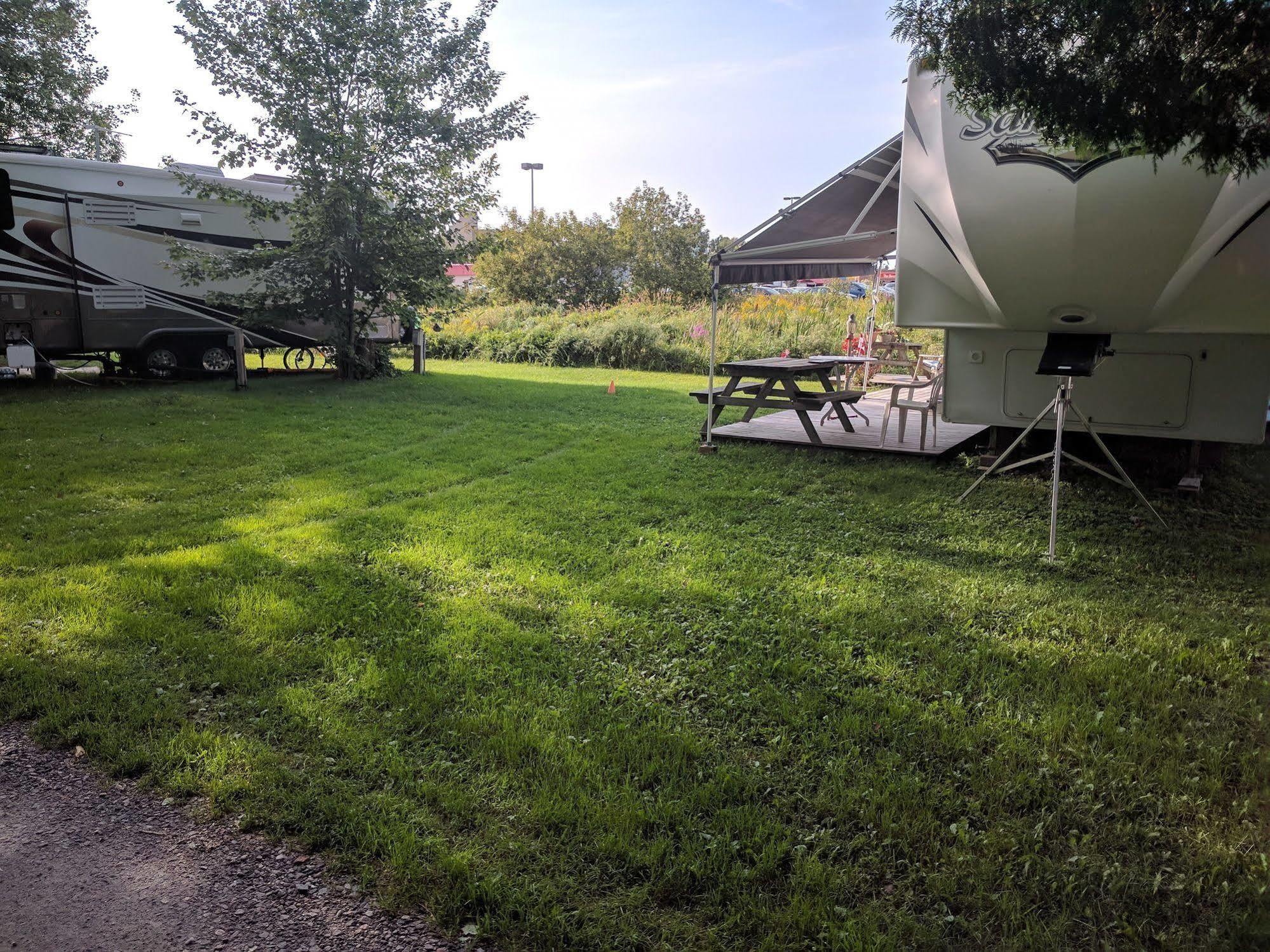 نورث بي Franklin Motel, Tent & Trailer Park المظهر الخارجي الصورة